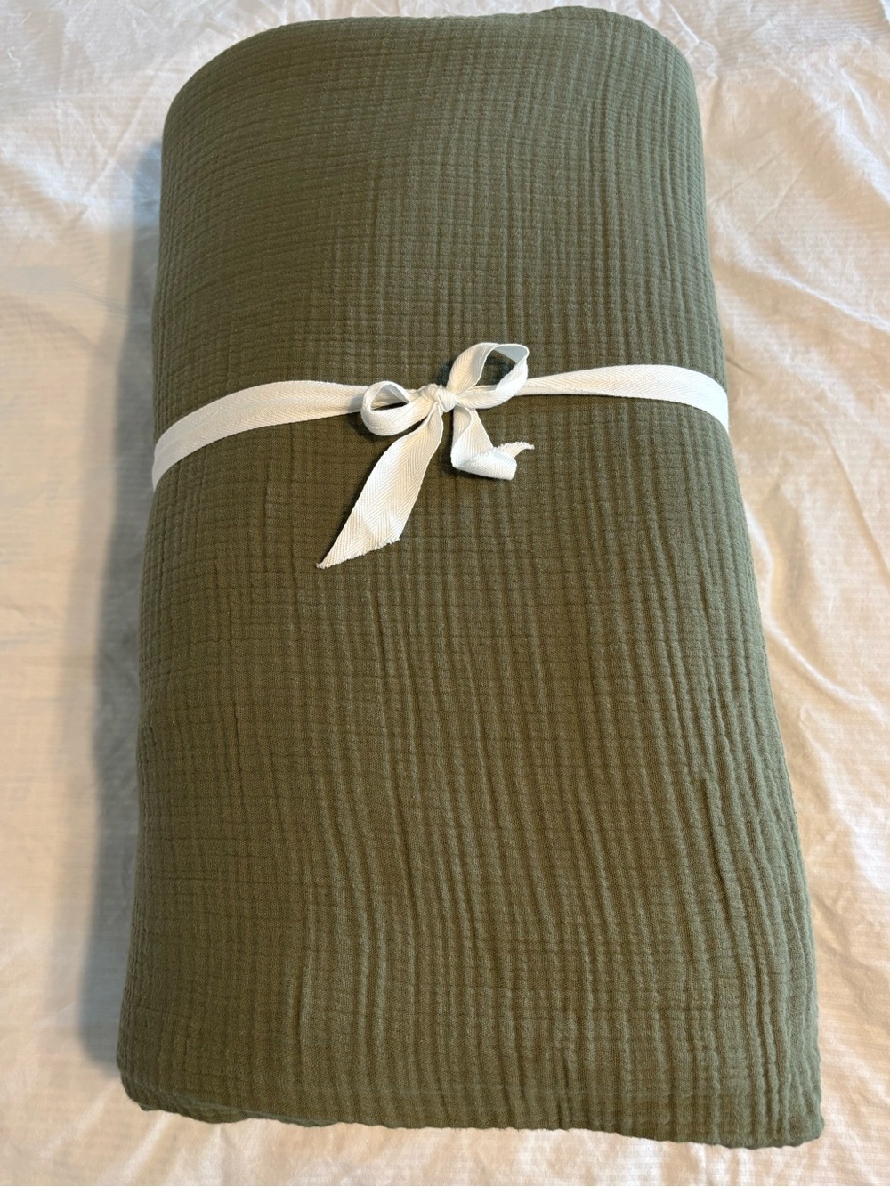 Quince Organic Cotton Gauze Duvet Cover Set King/Cali King Color: Olive - Picture 2 of 7